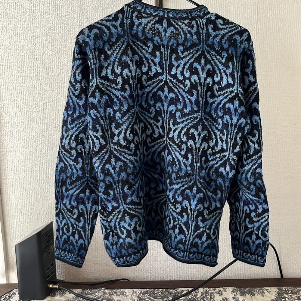 Women’s sweater - Picture 3 of 3